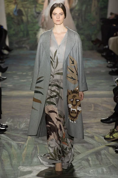 Look 4